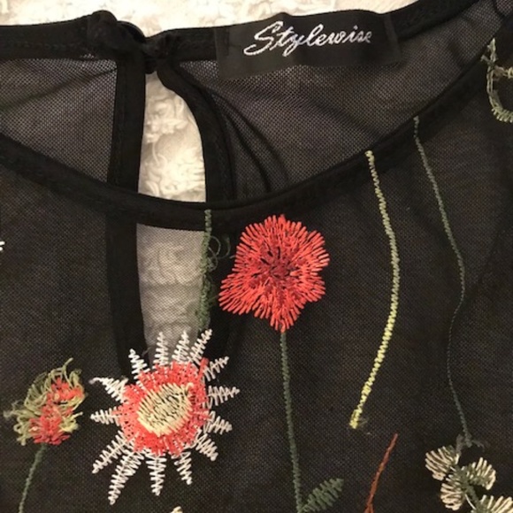 LIKE NEW! SASSY, SEE-THROUGH EMBROIDERED MESH T-SHIRT DRESS IN SIZE MEDIUM - Picture 5 of 5